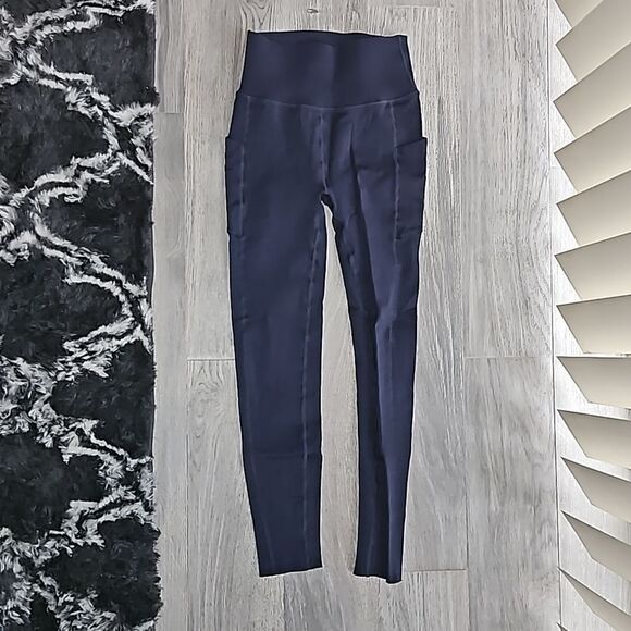 Fabletics Scultknit Navy Blue Leggings - Picture 1 of 2